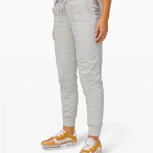 Dance studio jogger *lined* size 6